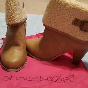 Shoedazzle fleece lined booties